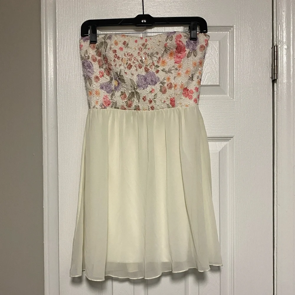 NWOT~ Strapless Mini Dress - Picture 1 of 2